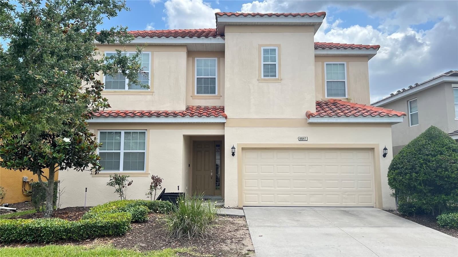 6041 BROAD OAK