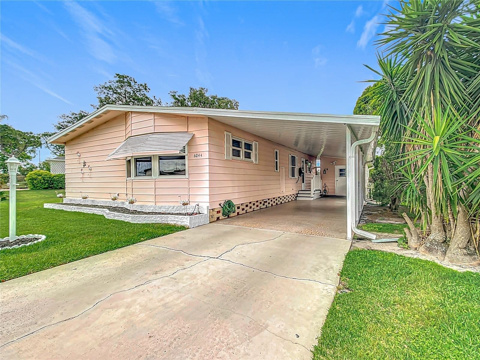 6044 GRAND OAKS
