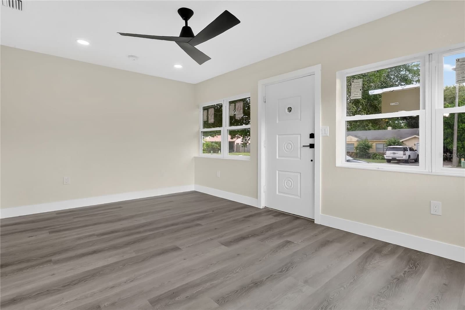 2612 ROXBURY