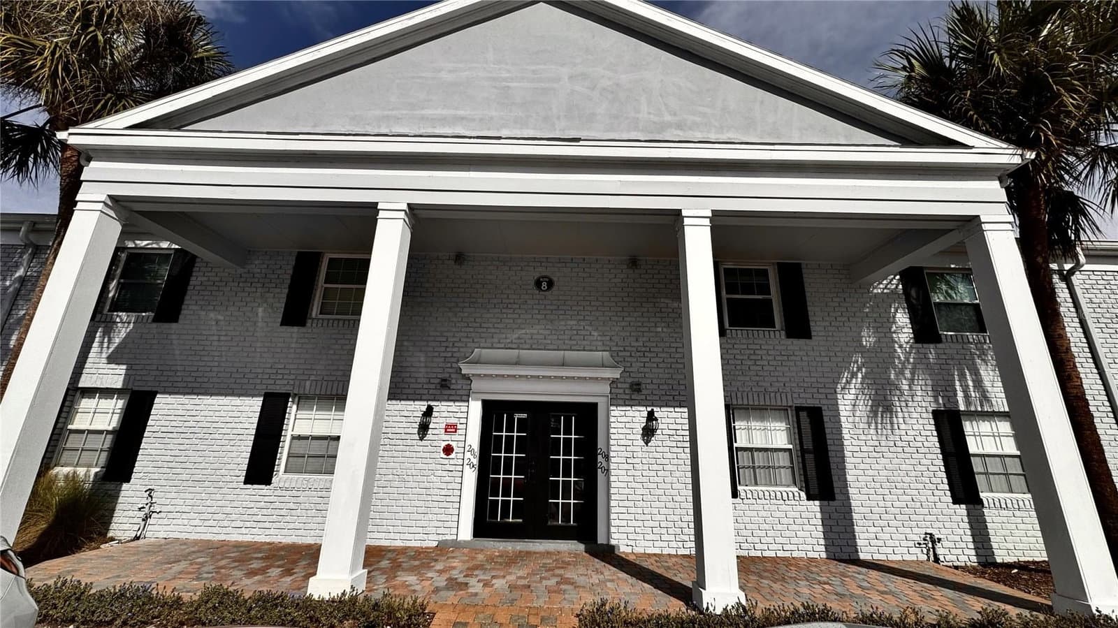 205 LEWFIELD
