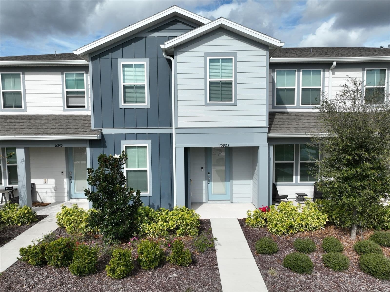 10923 LEAFSHORE LOOP