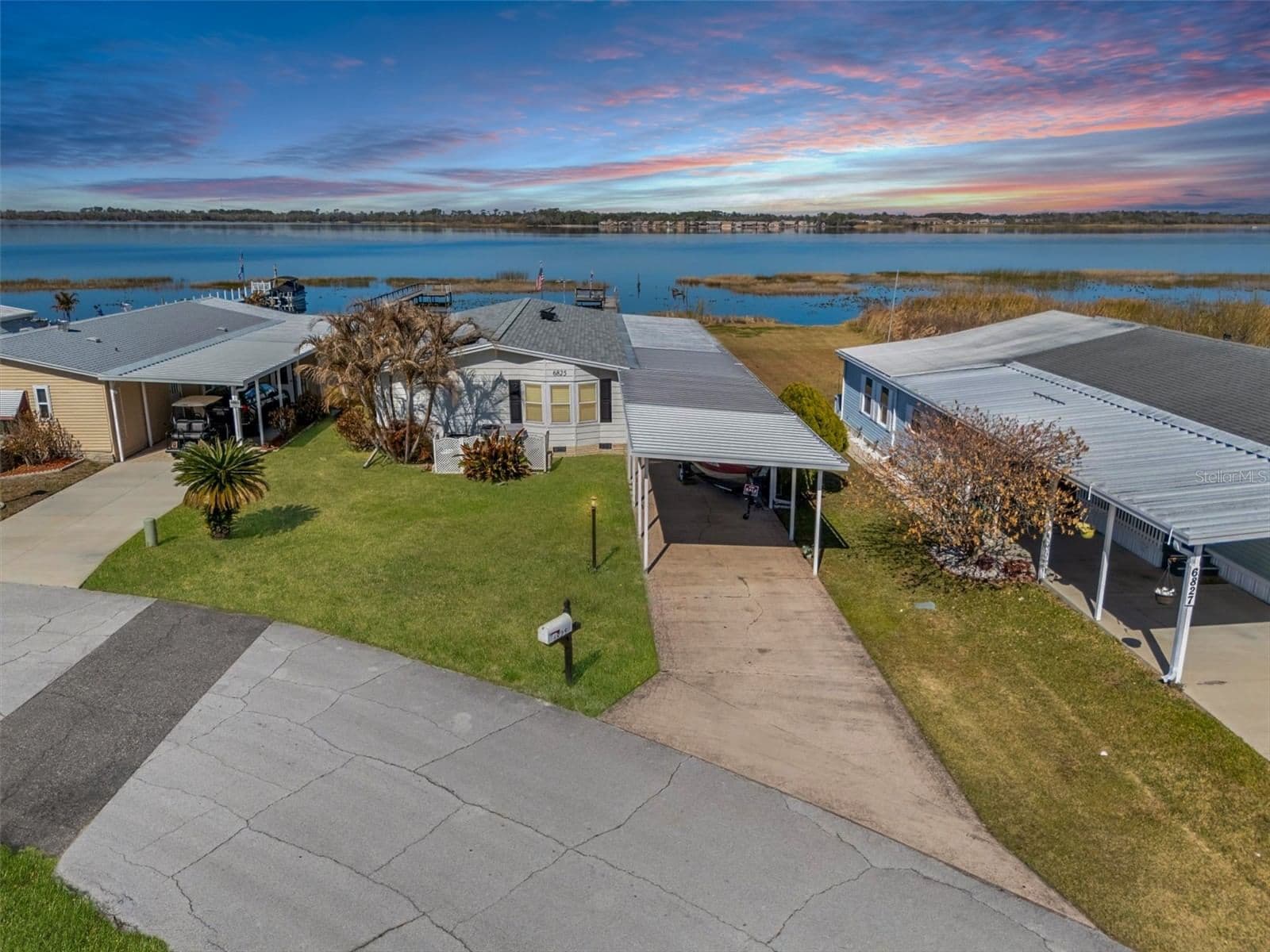 6825 LAKE HENRY