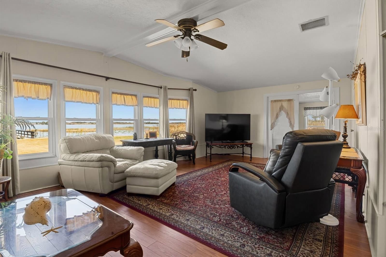 6825 LAKE HENRY