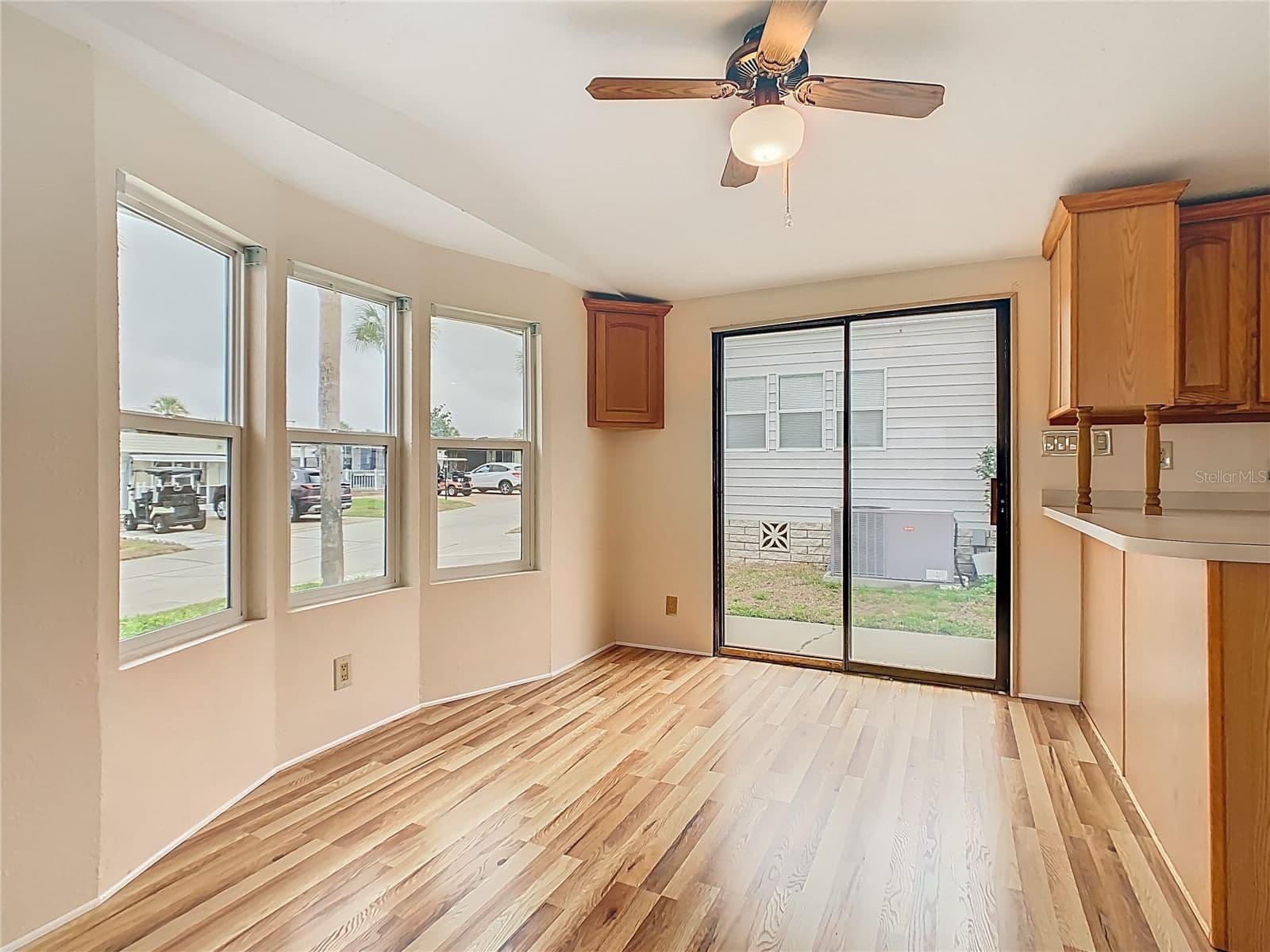 9705 LAKE BESS