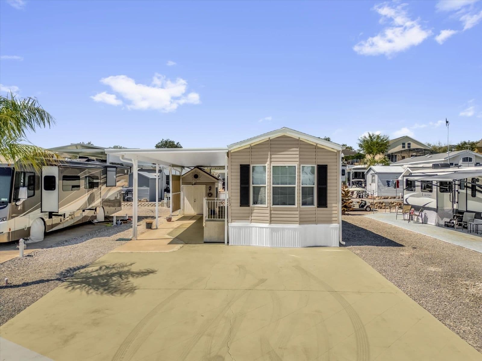 1039 CENTER CREST