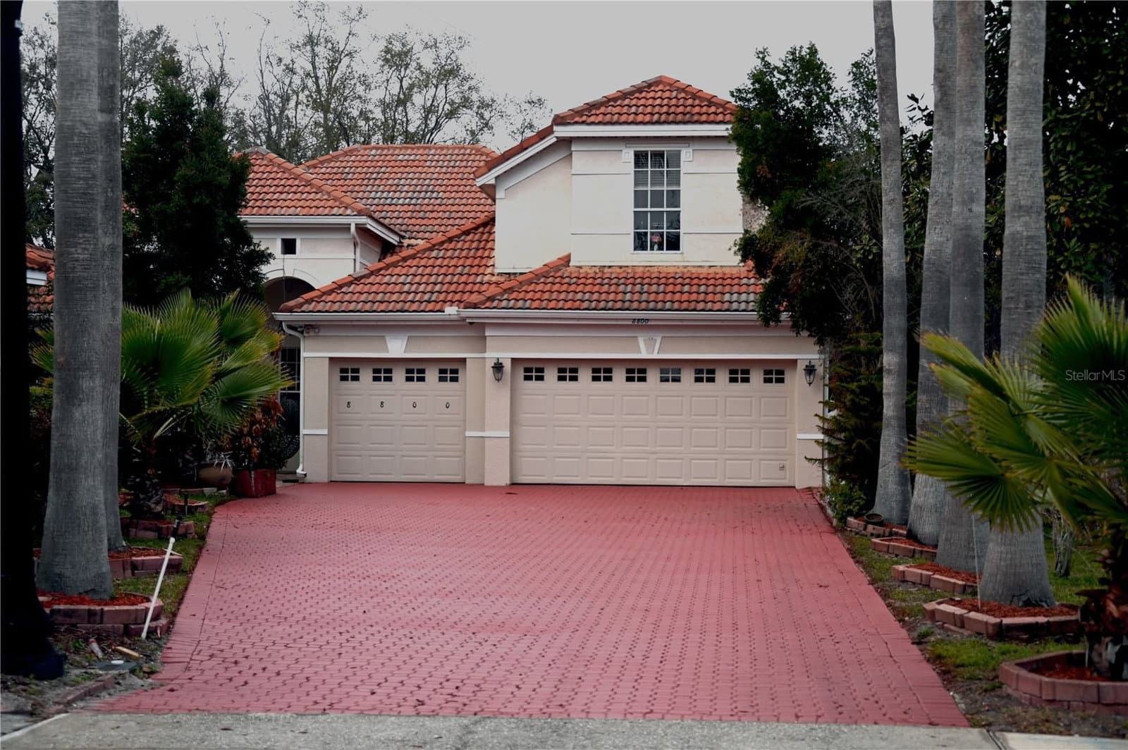8800 OAK LANDINGS