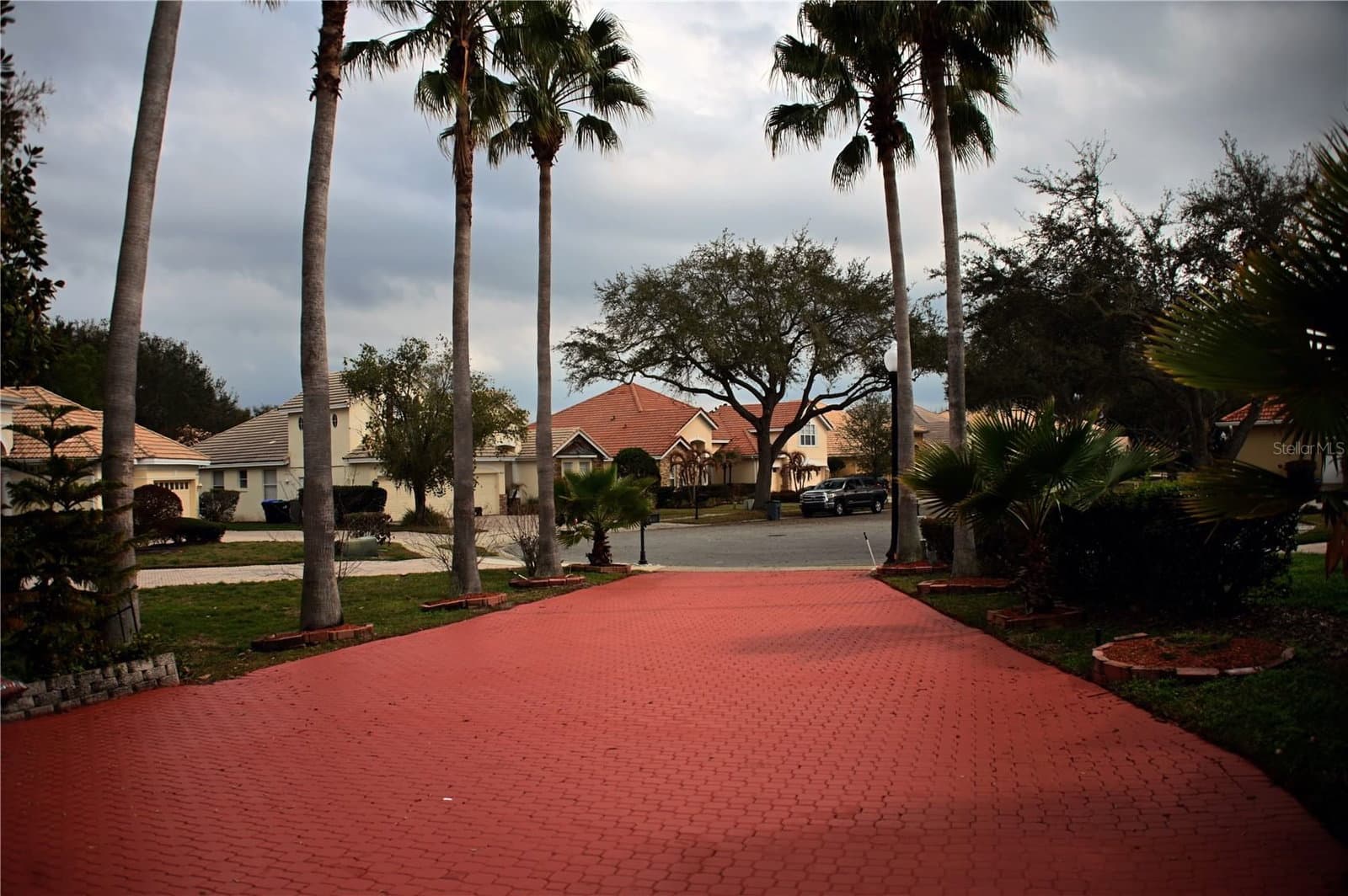 8800 OAK LANDINGS