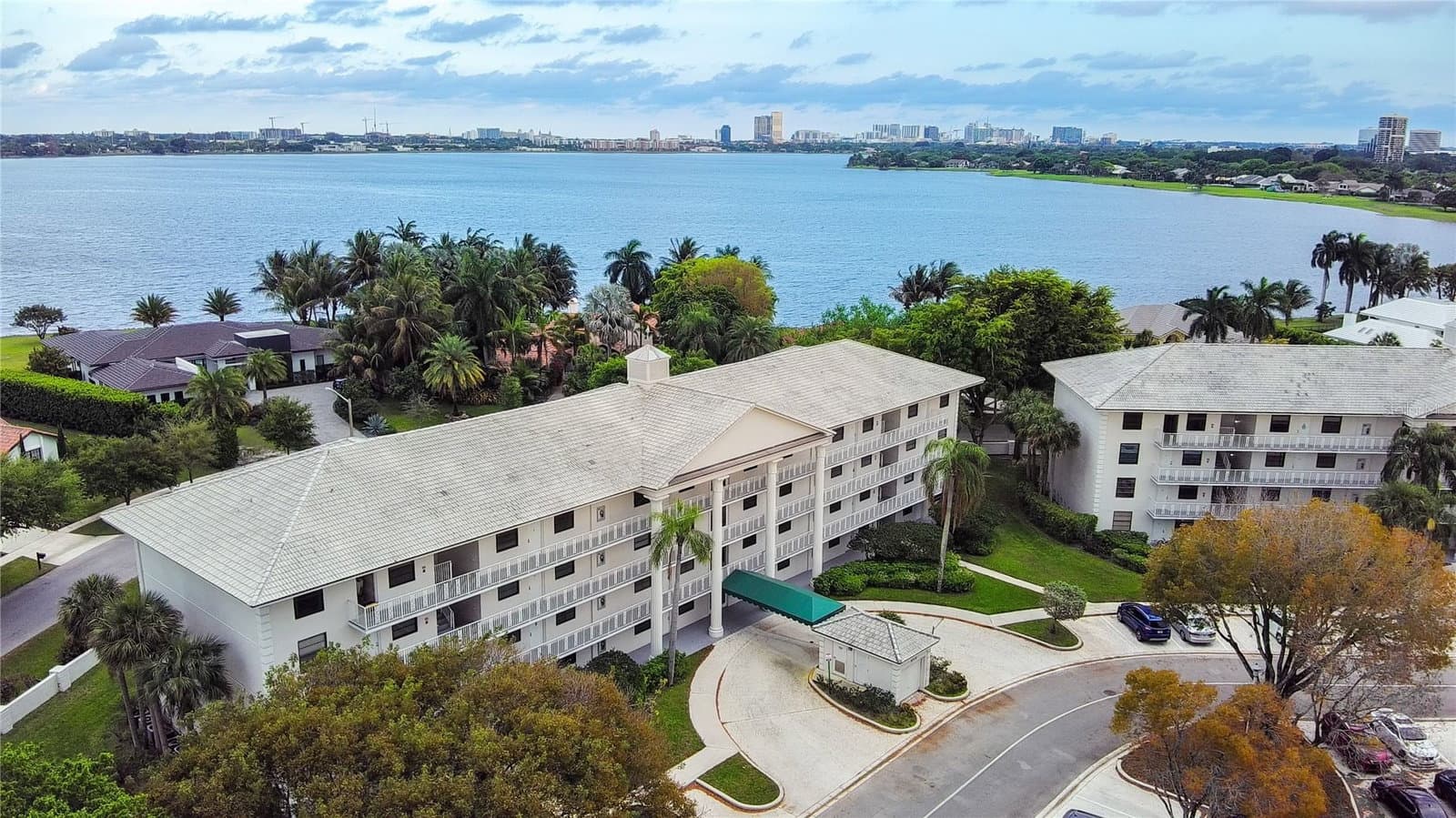 3635 WHITEHALL, West Palm Beach, FL
