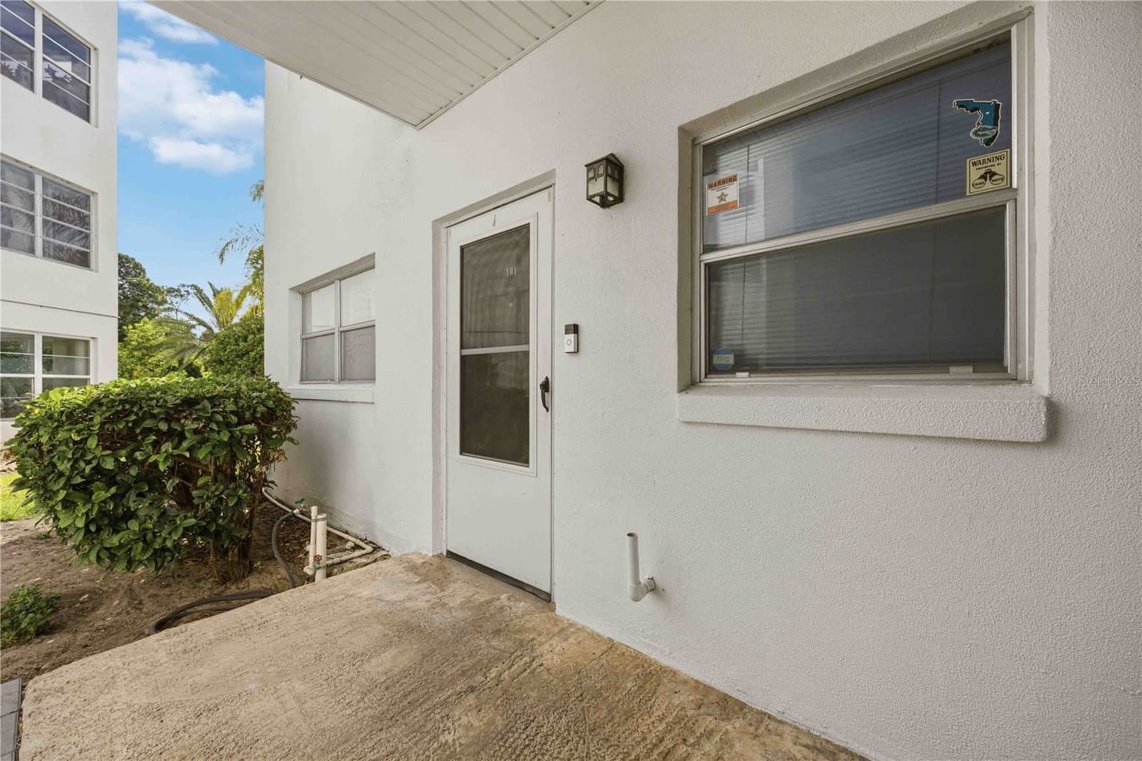 100 EL CAMINO