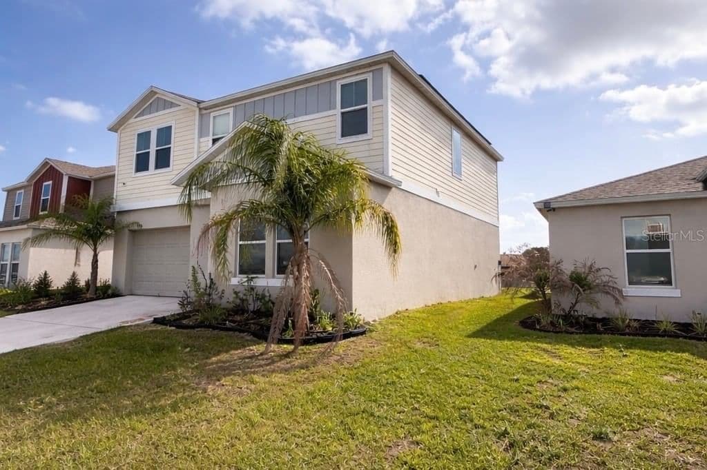 1392 AXEL CIR