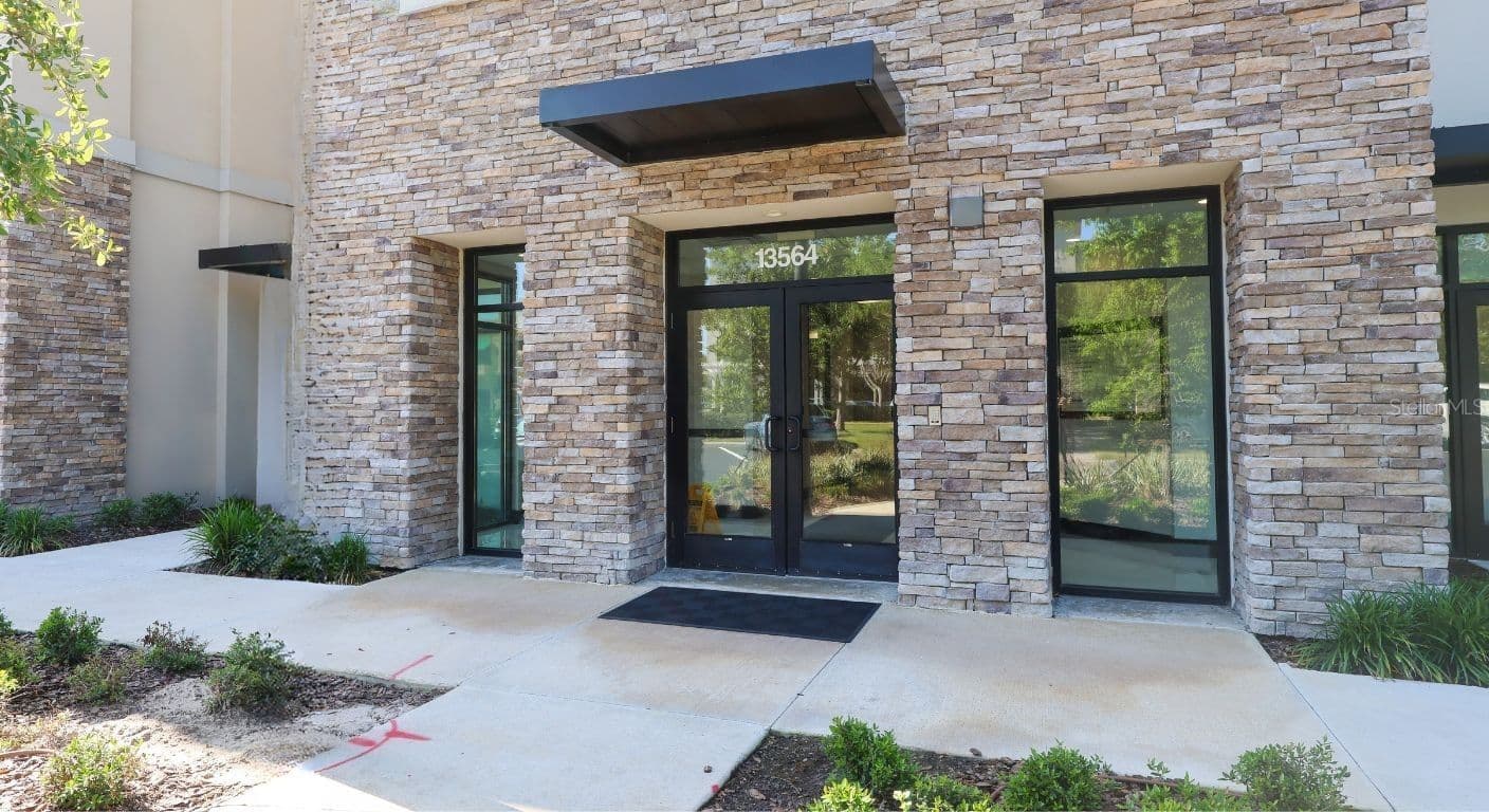 13564 VILLAGE PARK