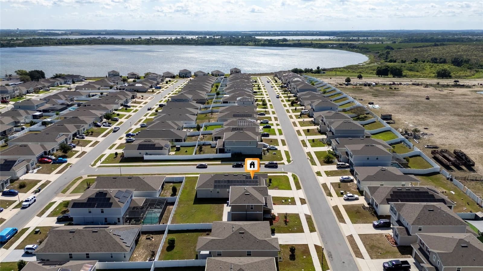 339 LAKE SMART CIRCLE
