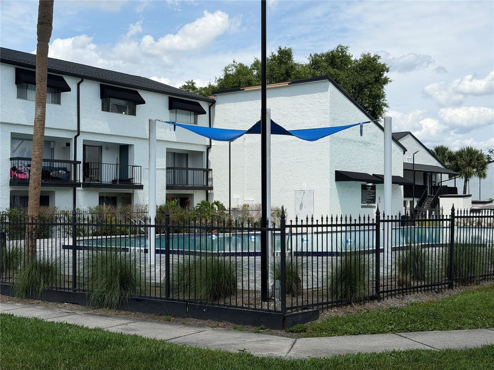4215 SEMORAN