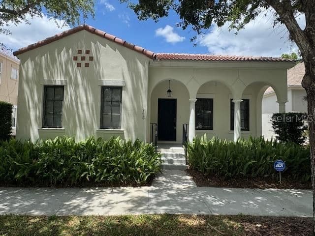 906 PAWSTAND, Celebration, FL