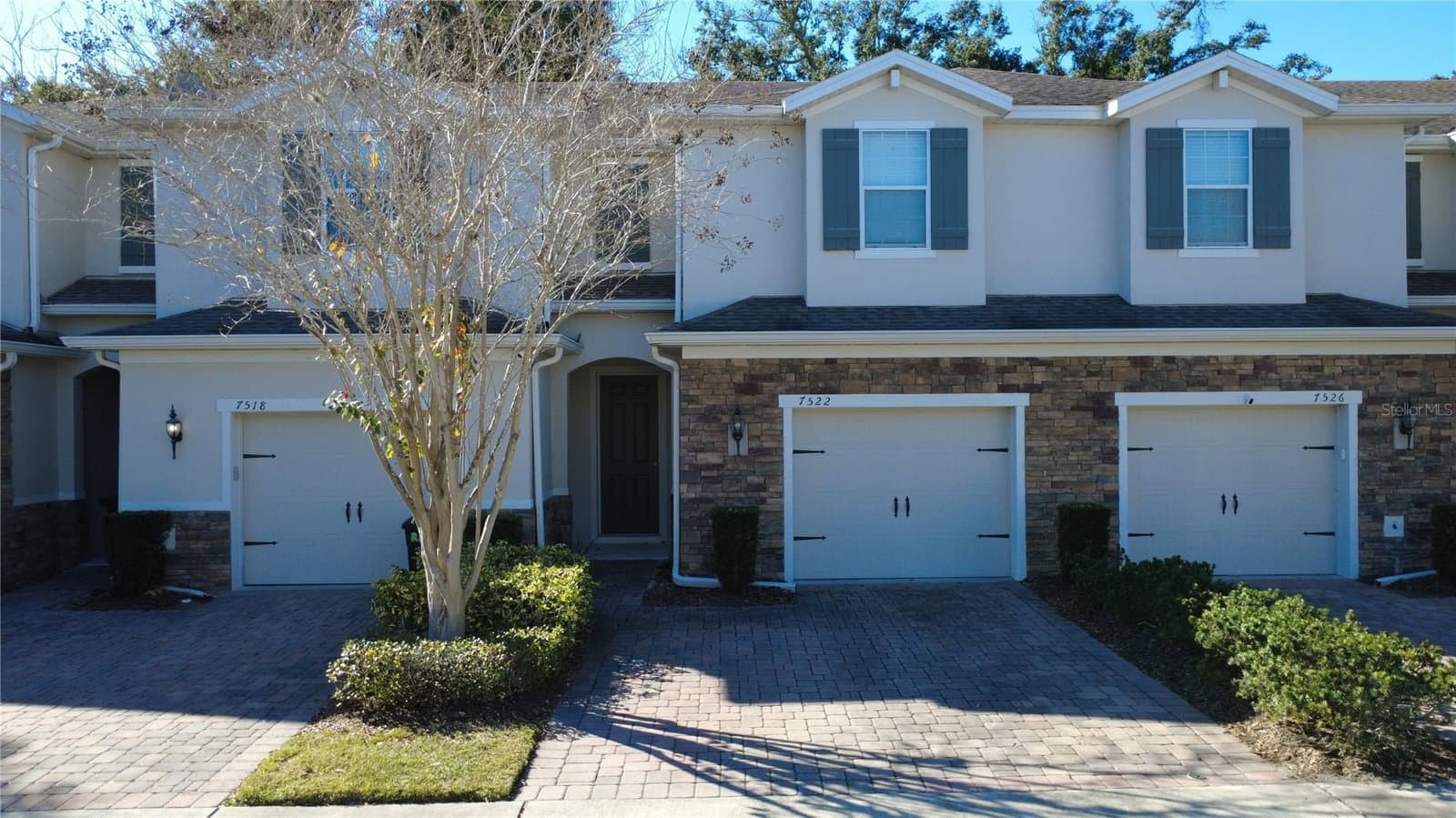 7522 ALOMA PINES