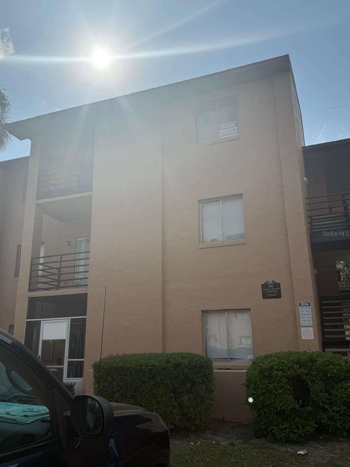 5214 VIA HACIENDA