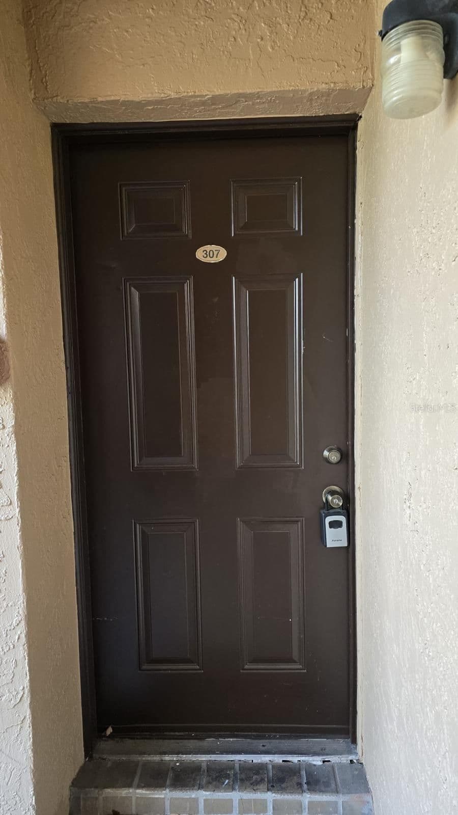 5214 VIA HACIENDA