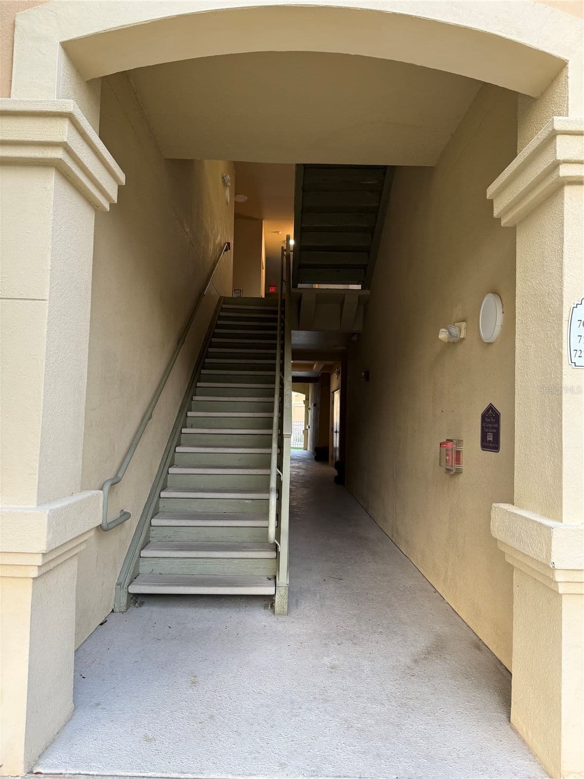 714 TERRACE RIDGE