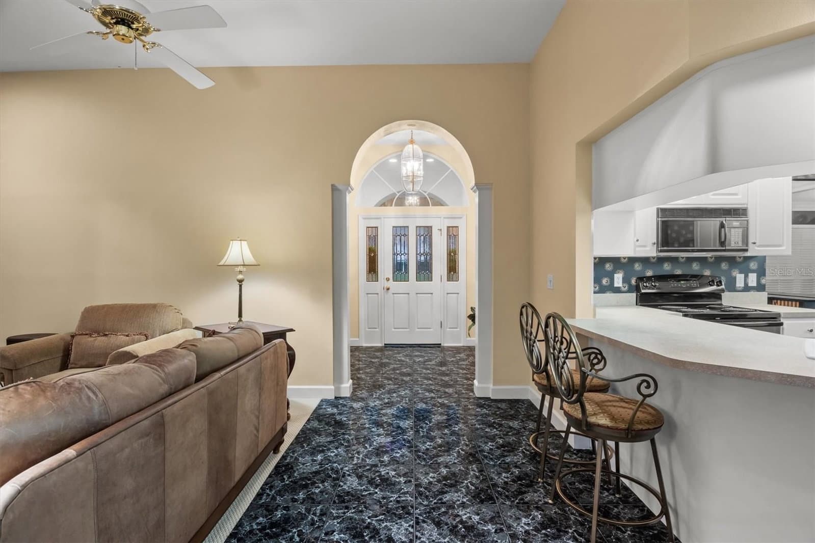 1142 LONGWOOD OAKS