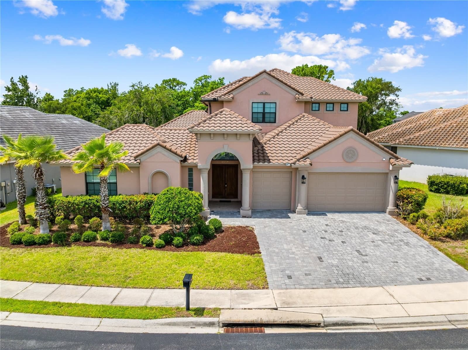 2557 HERITAGE GREEN