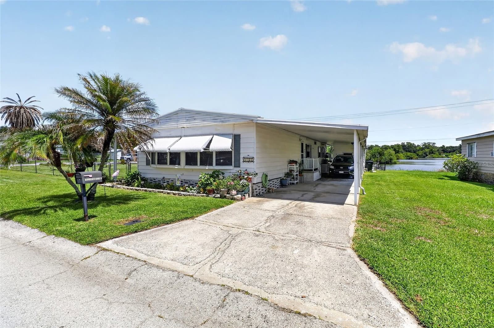 3586 LAZY LAKE