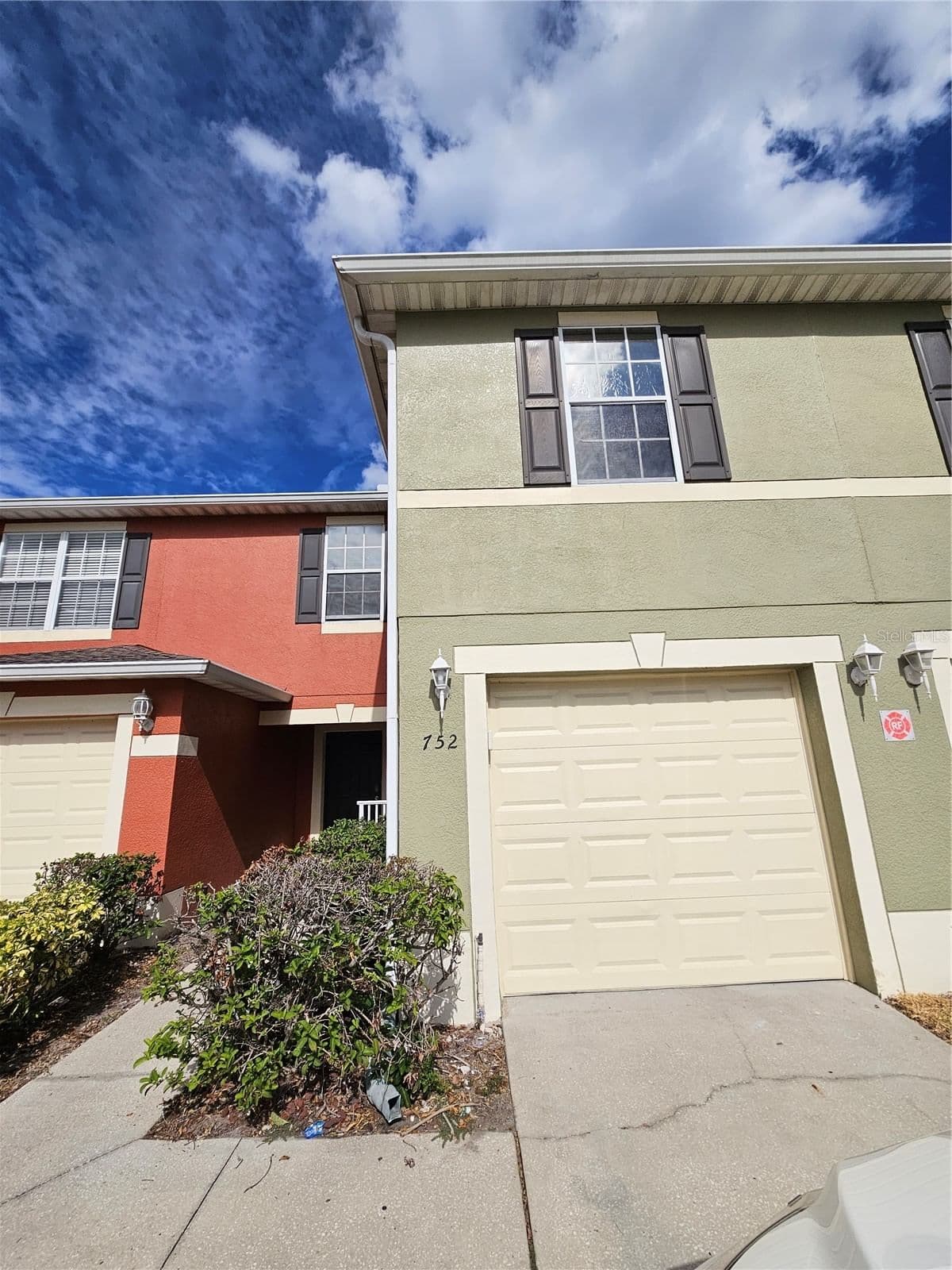 752 CRESTING OAK