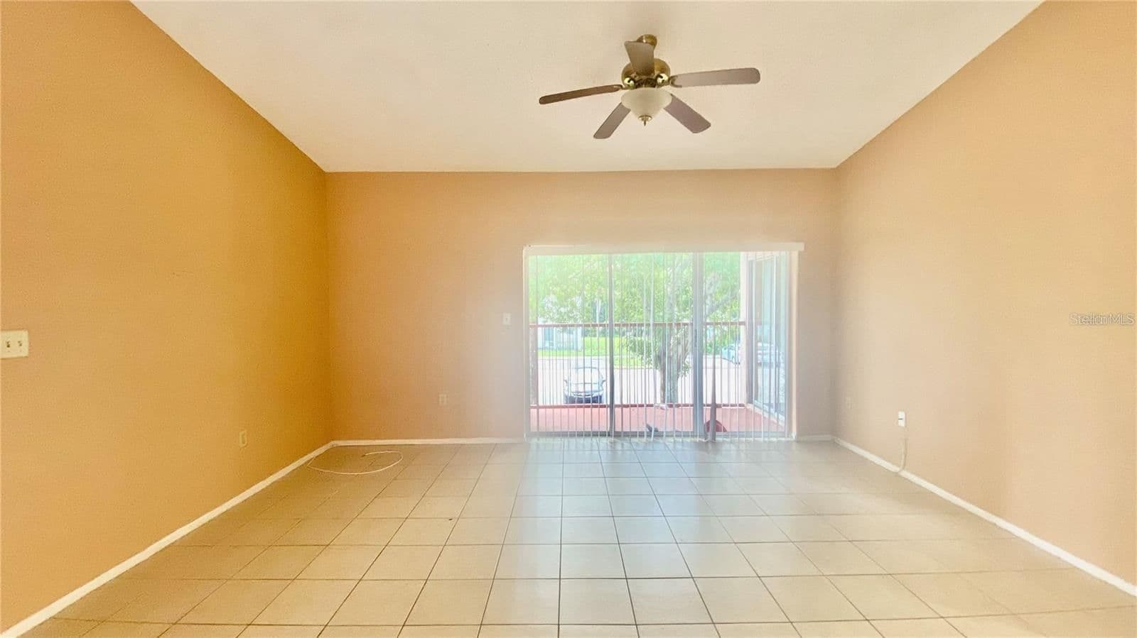 2528 CITRUS CLUB