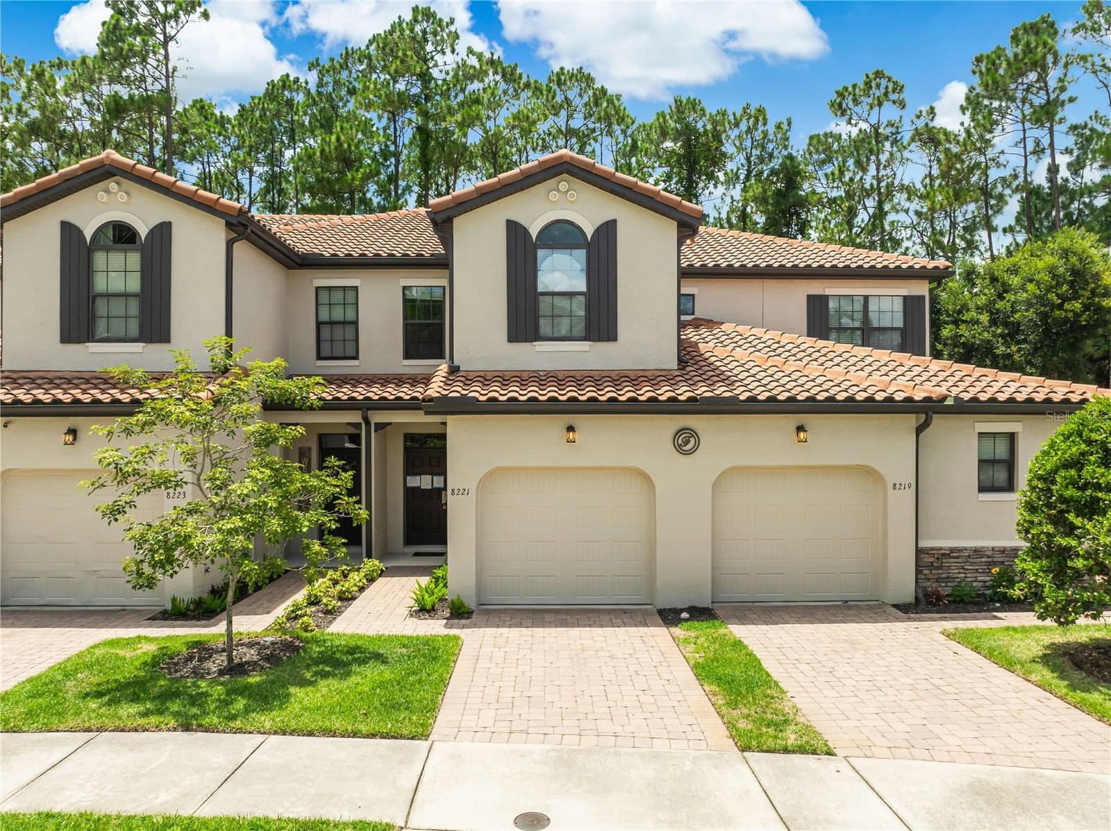8221 ROSEVILLE