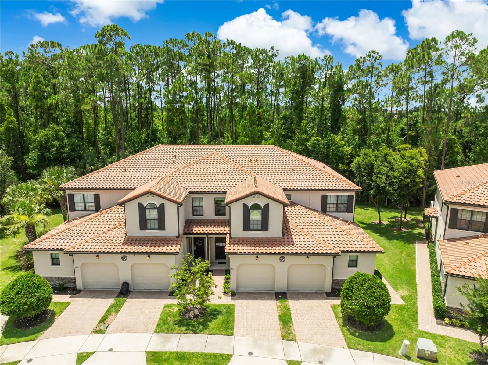 8221 ROSEVILLE