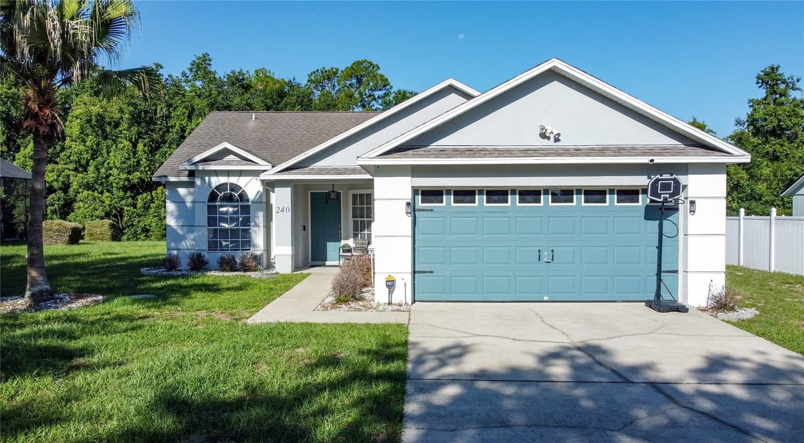 240 SUNRISE RD