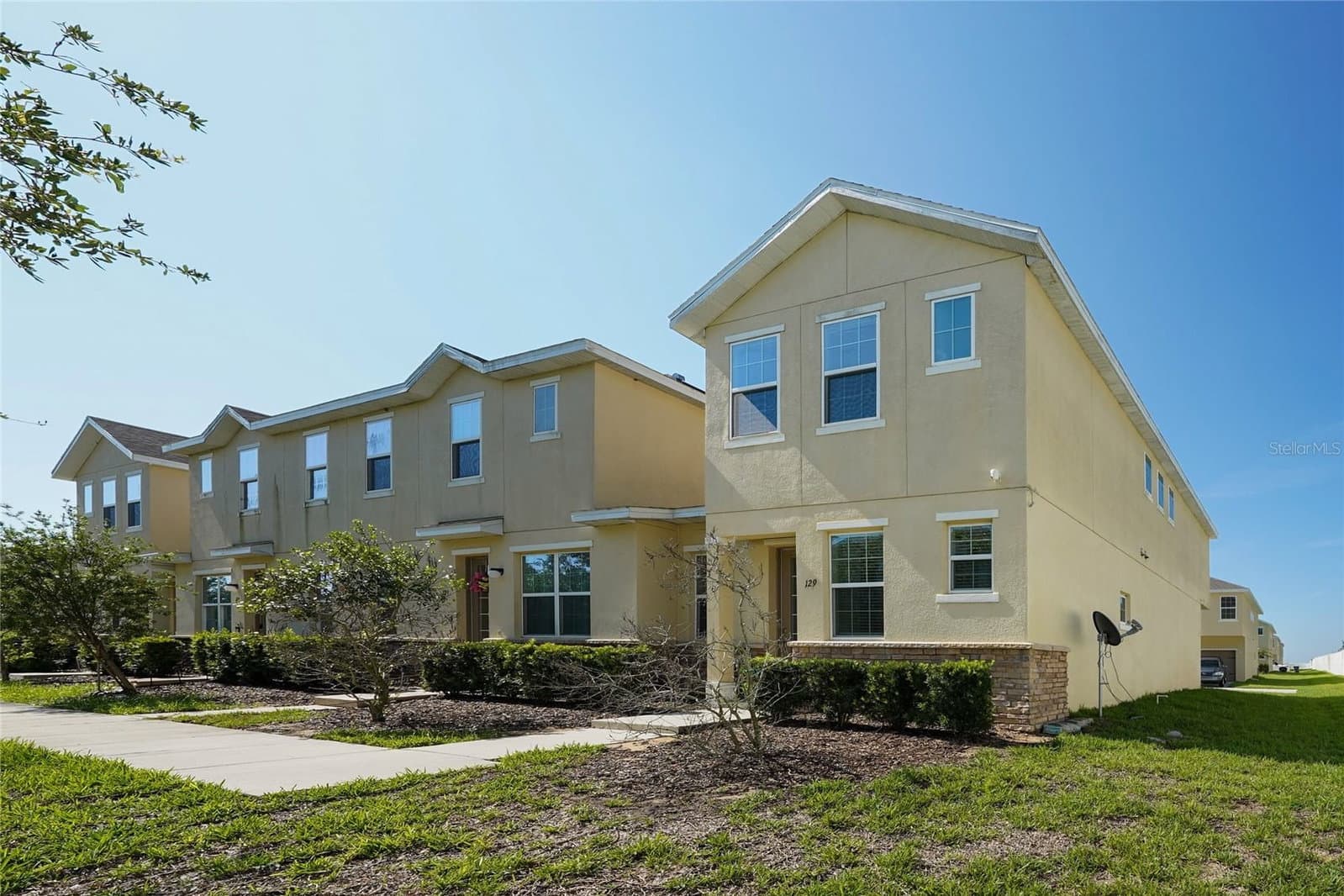 129 HOLLY VILLAGE