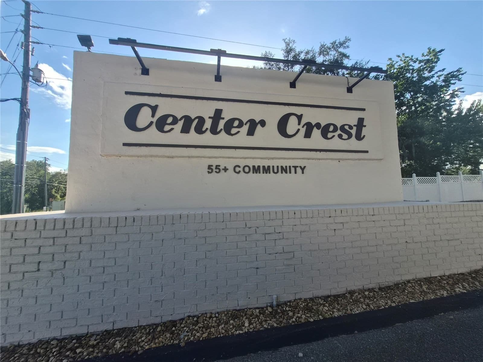 650 CENTER CREST