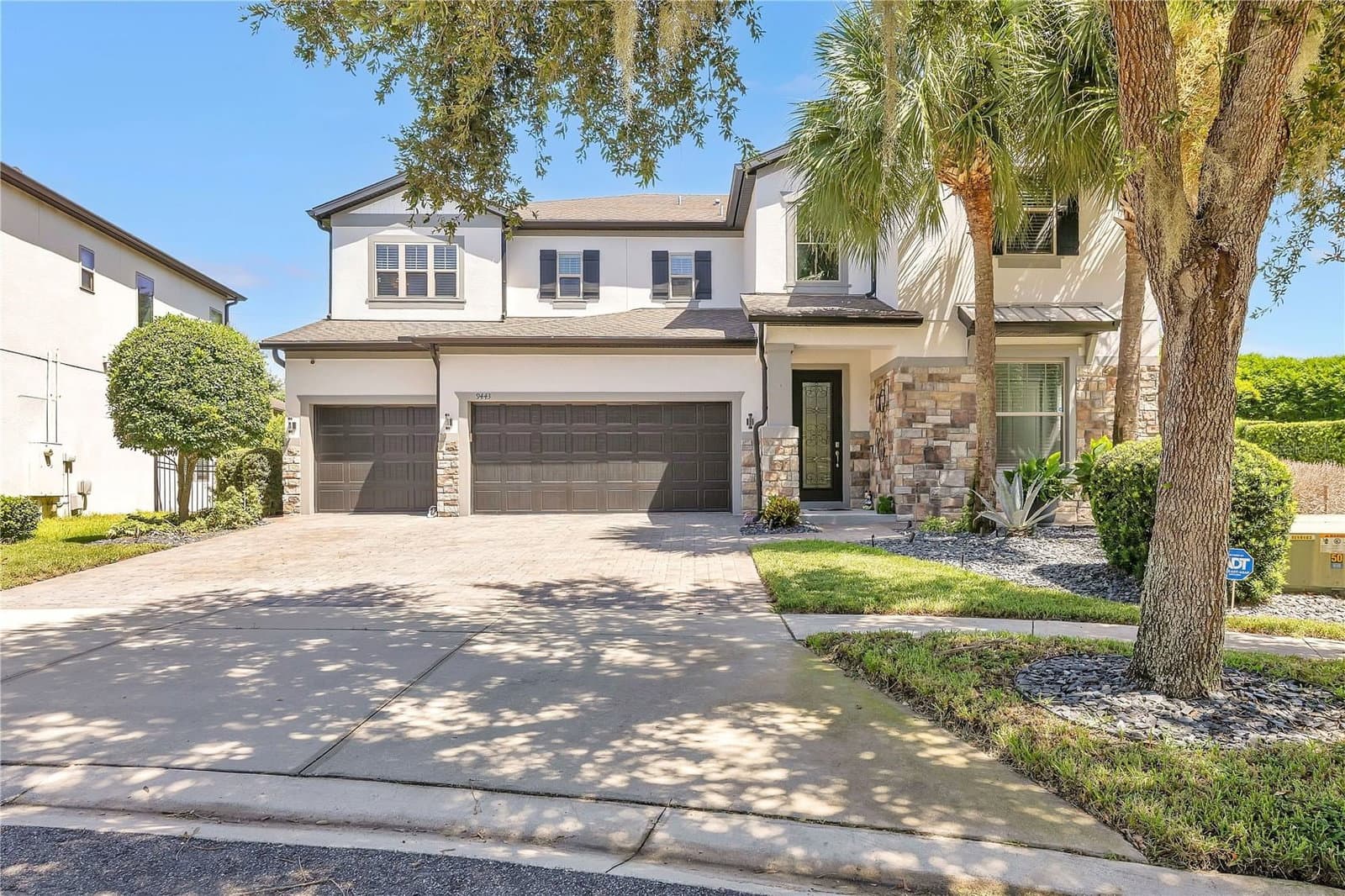 9443 ROYAL ESTATES