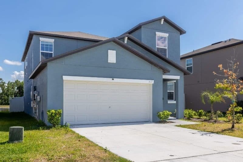1623 YELLOW, Lakeland, FL