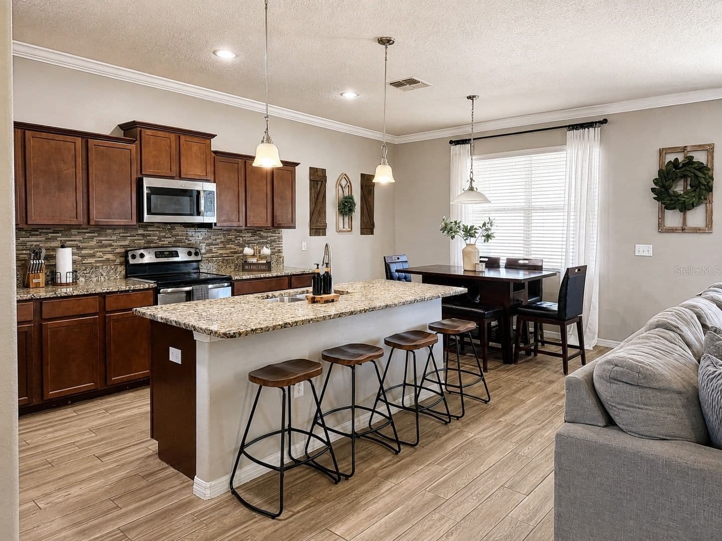 3244 BERWICK