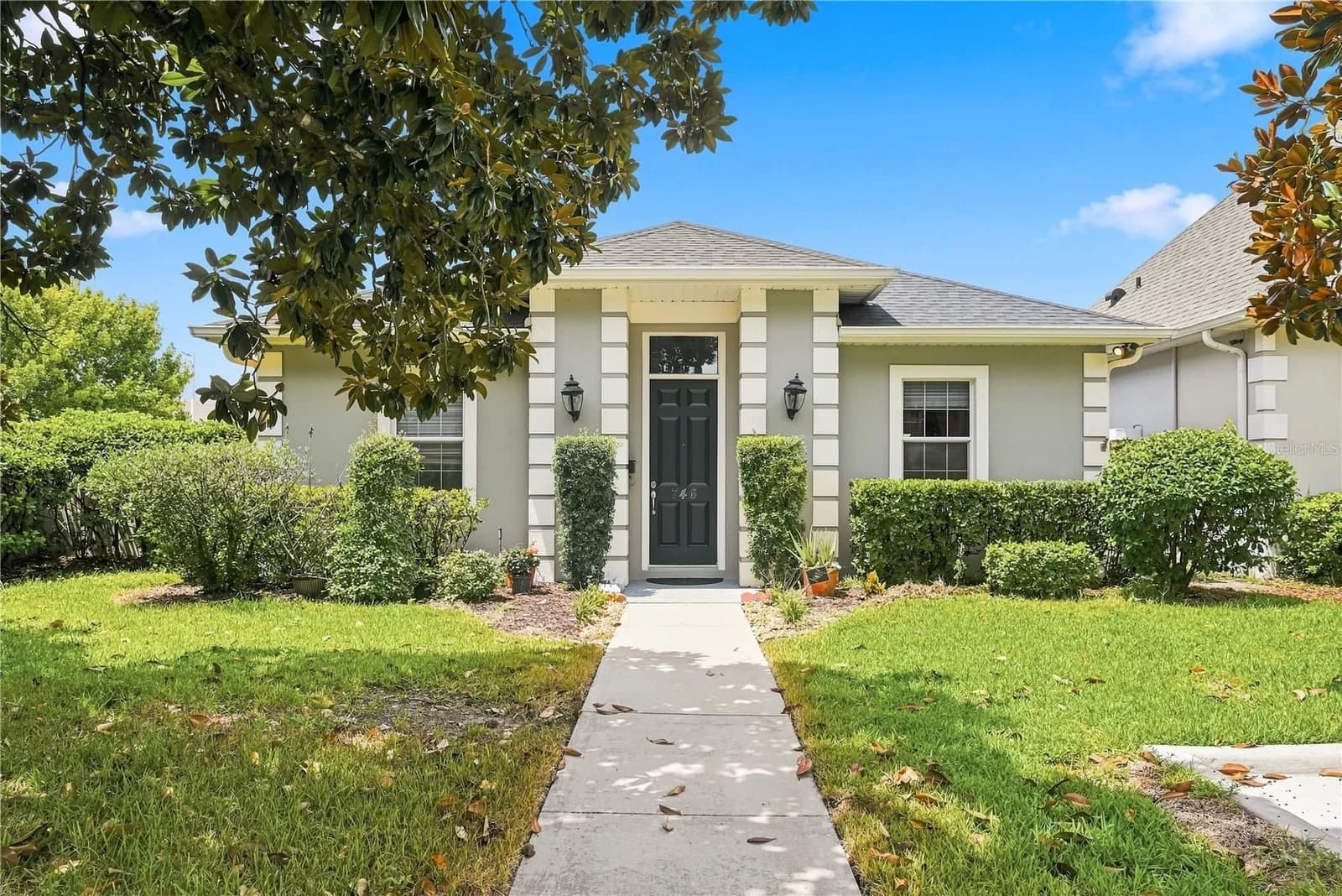 746 COUNTRY Lane