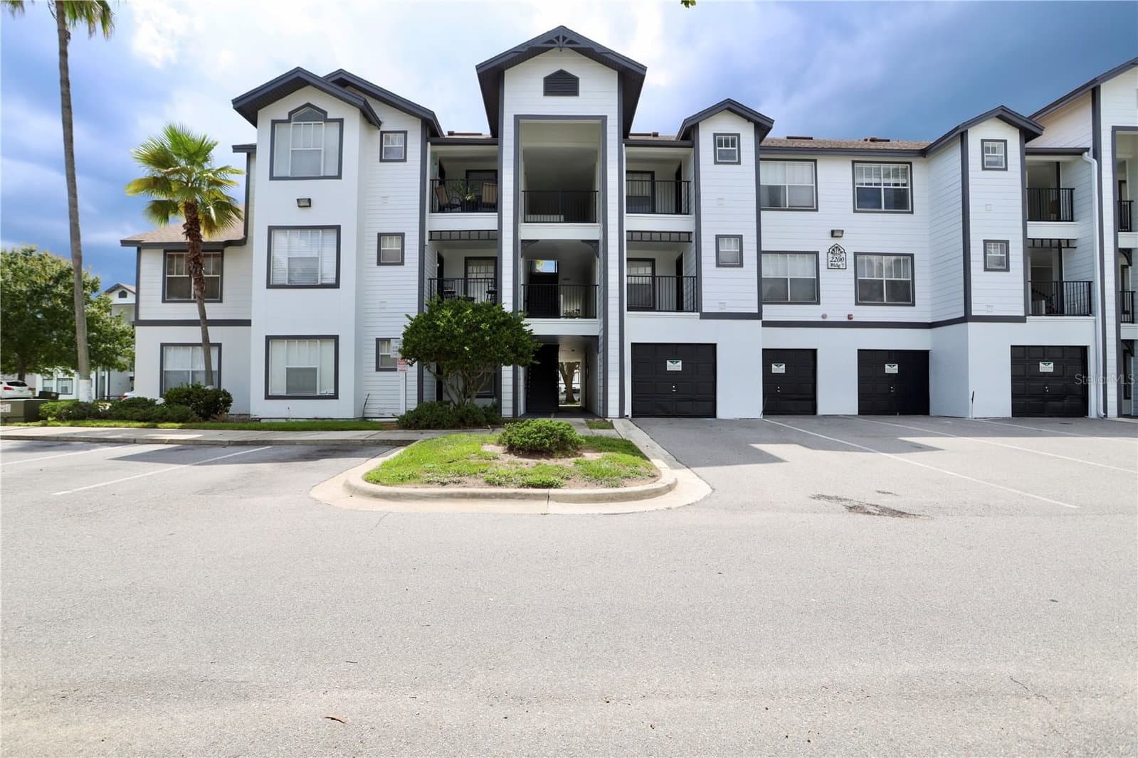 2217 GRAND CAYMAN