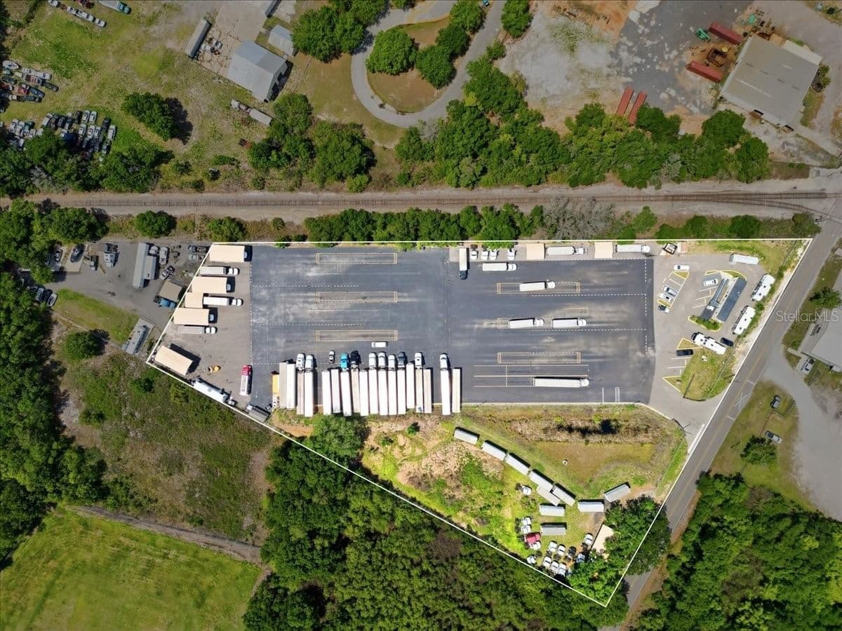 100 AIRPORT, Lake Wales, FL