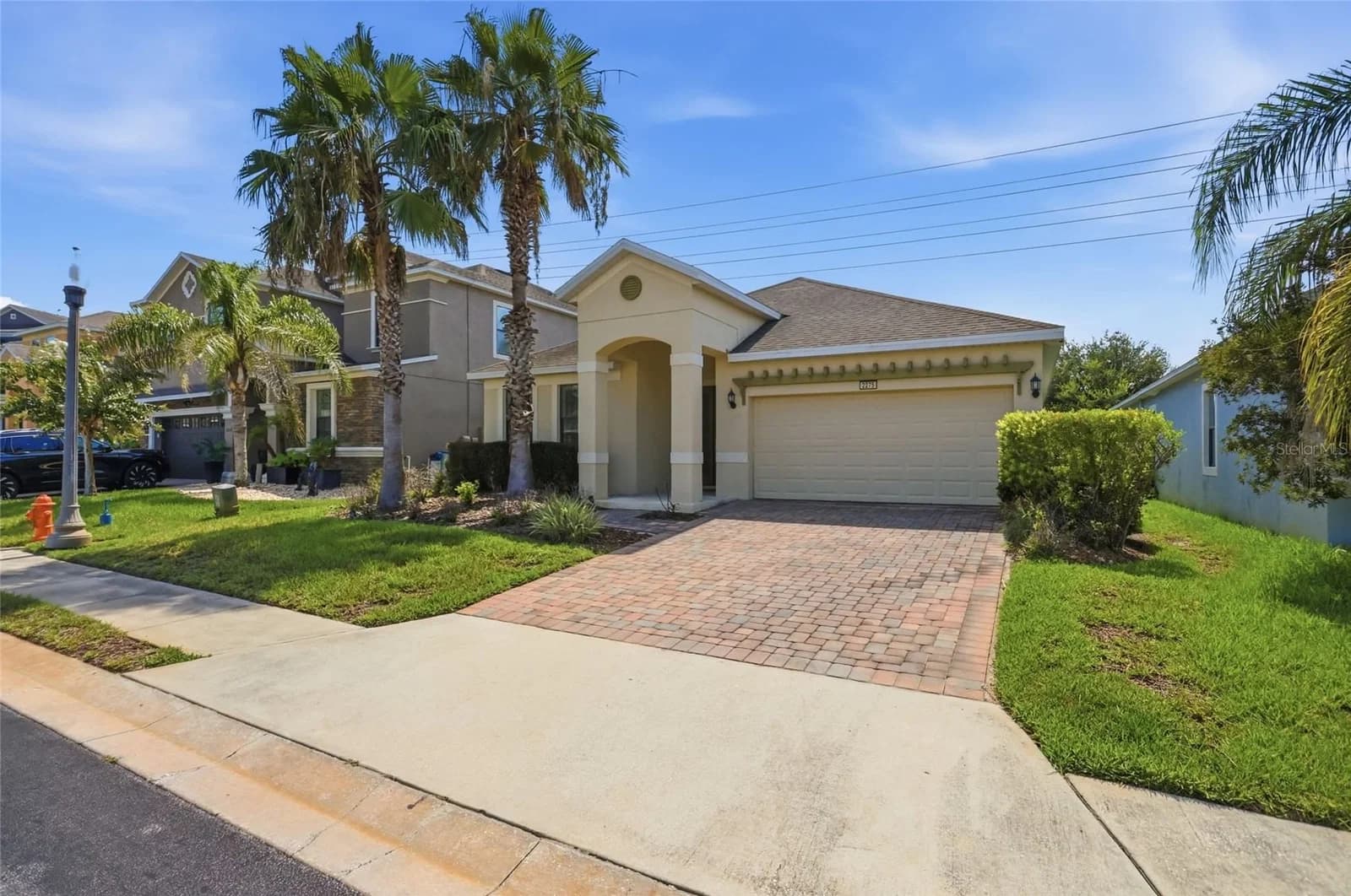 2275 VICTORIA Drive