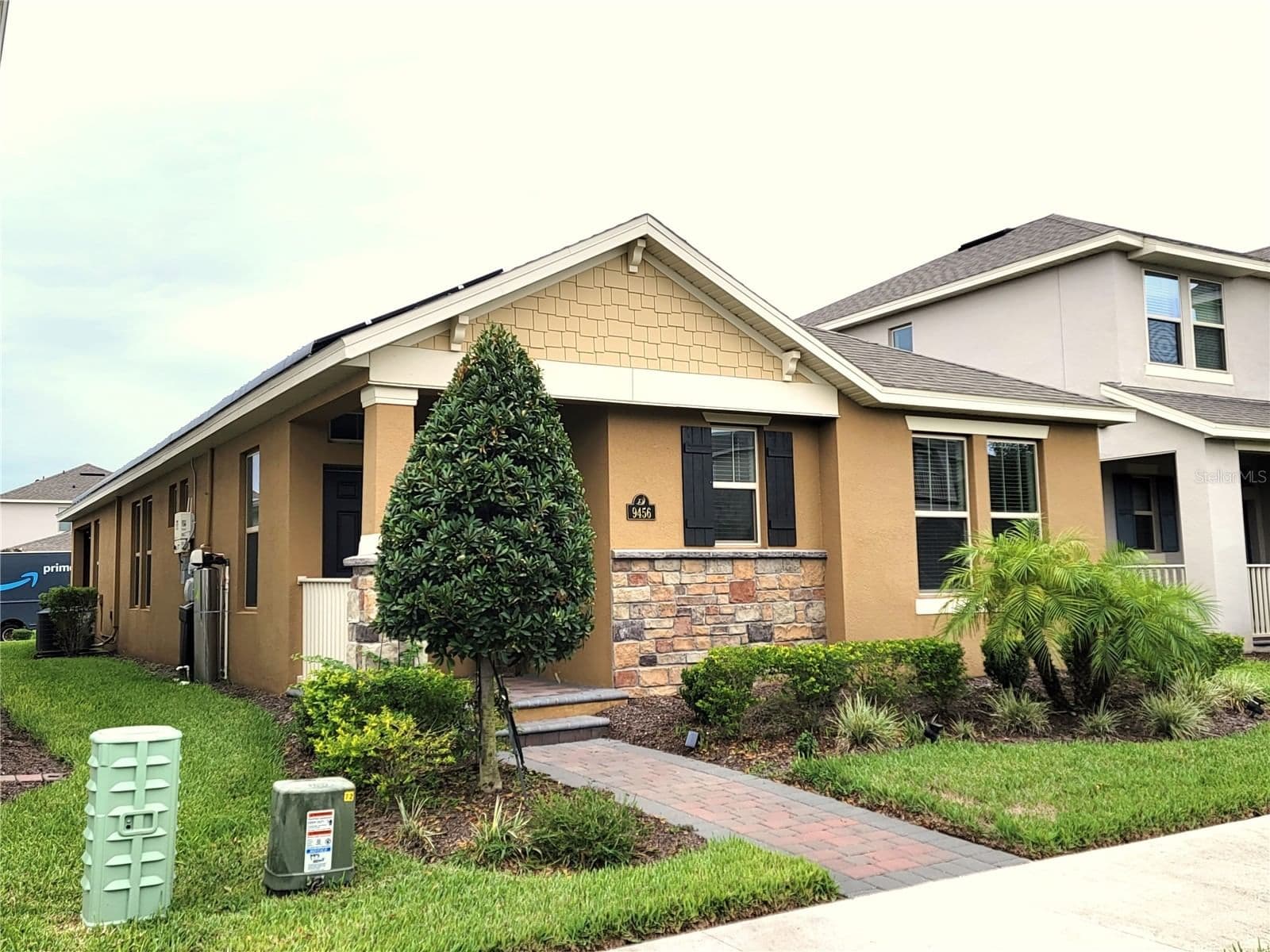 9456 KOMIKA Lane