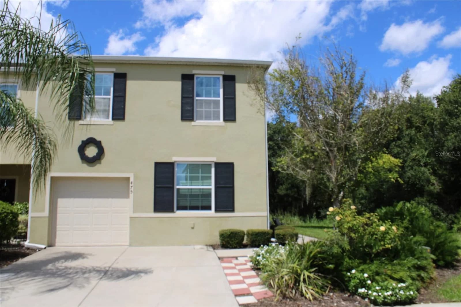 475 ARBOR LAKES Drive
