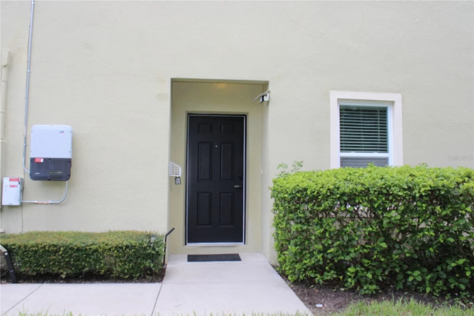 475 ARBOR LAKES Drive