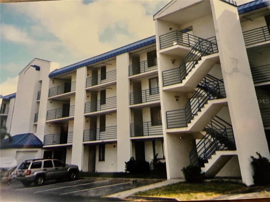 2424 TAMPA BAY