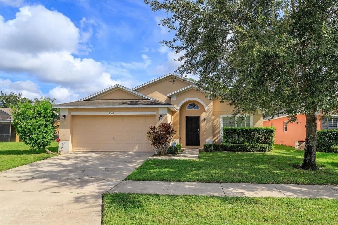 2005 ROYAL RIDGE DR
