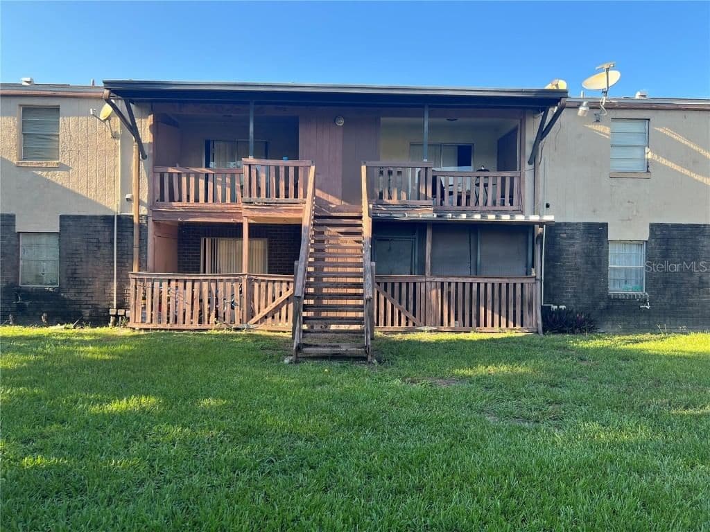303 WELLINGTON