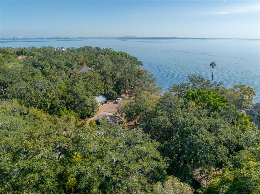 6210 BAYSHORE