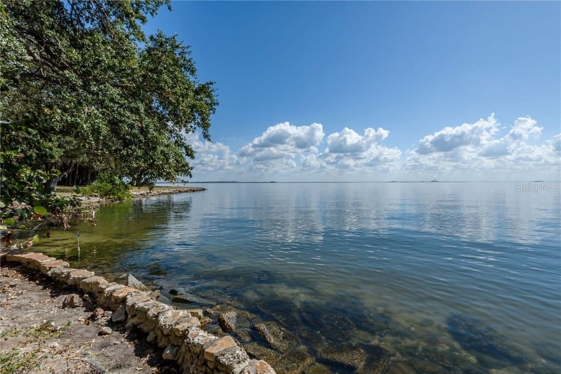 6210 BAYSHORE