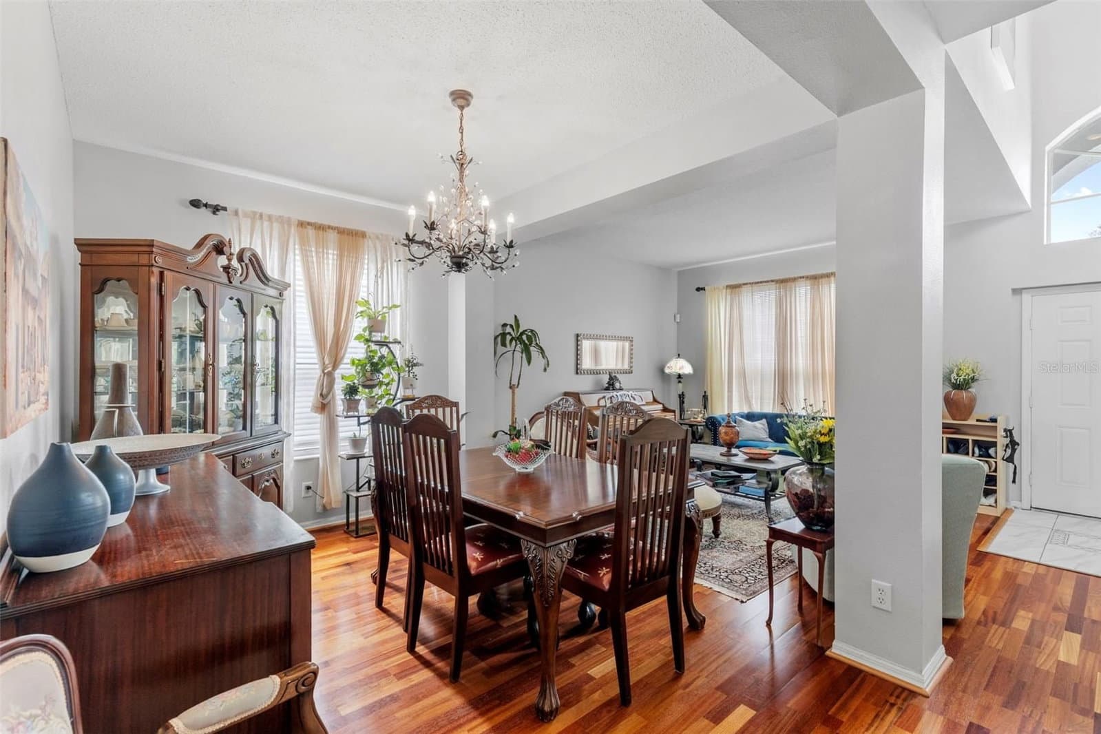 10237 GOLDENBROOK