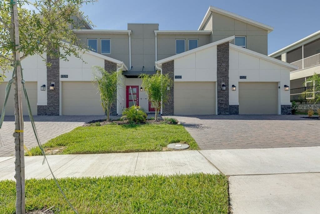 9327 SOMMERSET HILLS