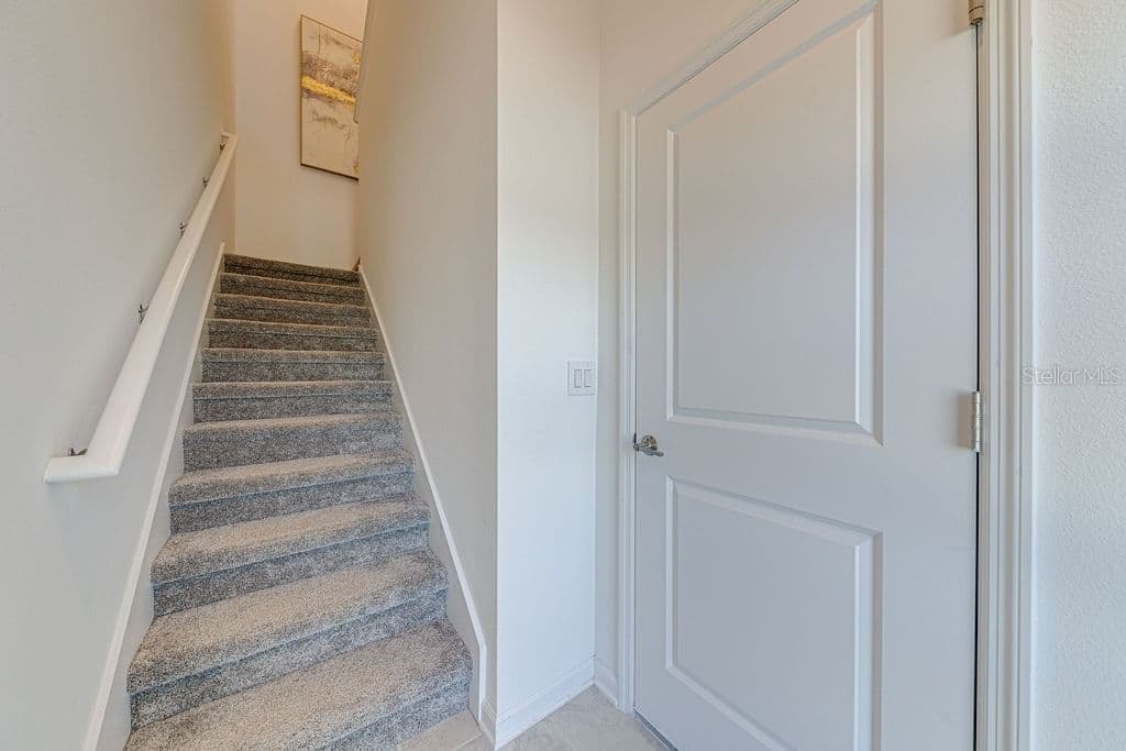 9327 SOMMERSET HILLS